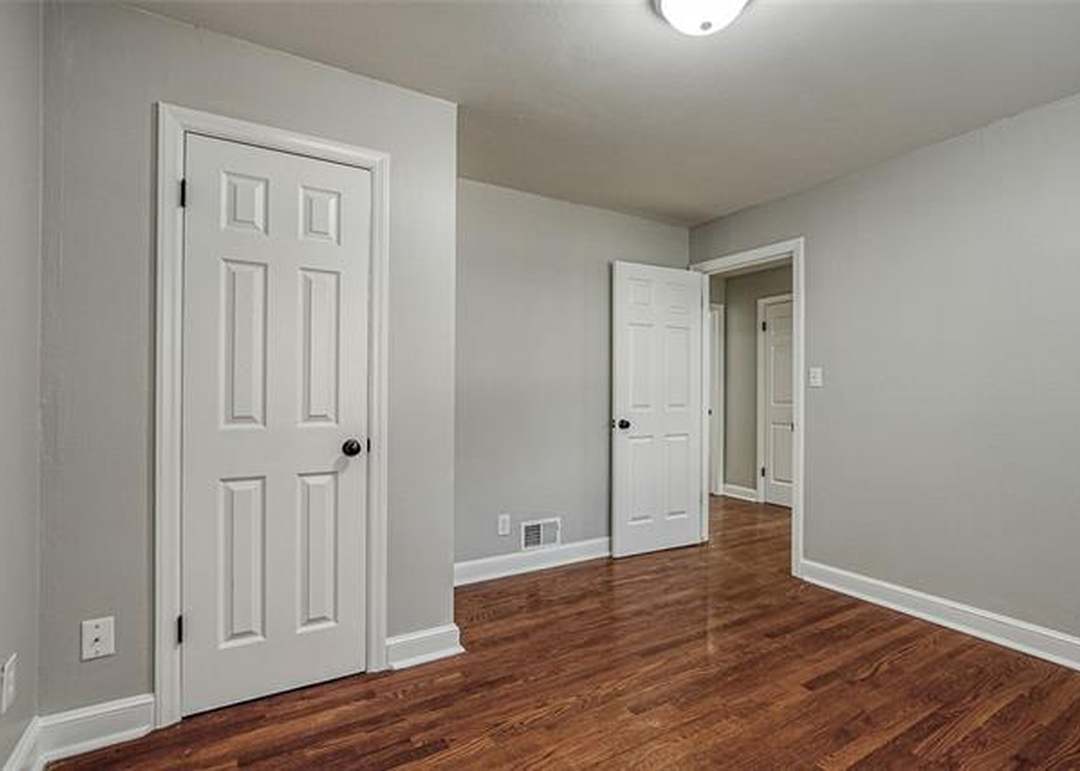 8824 Hemlock Drive — photo 5