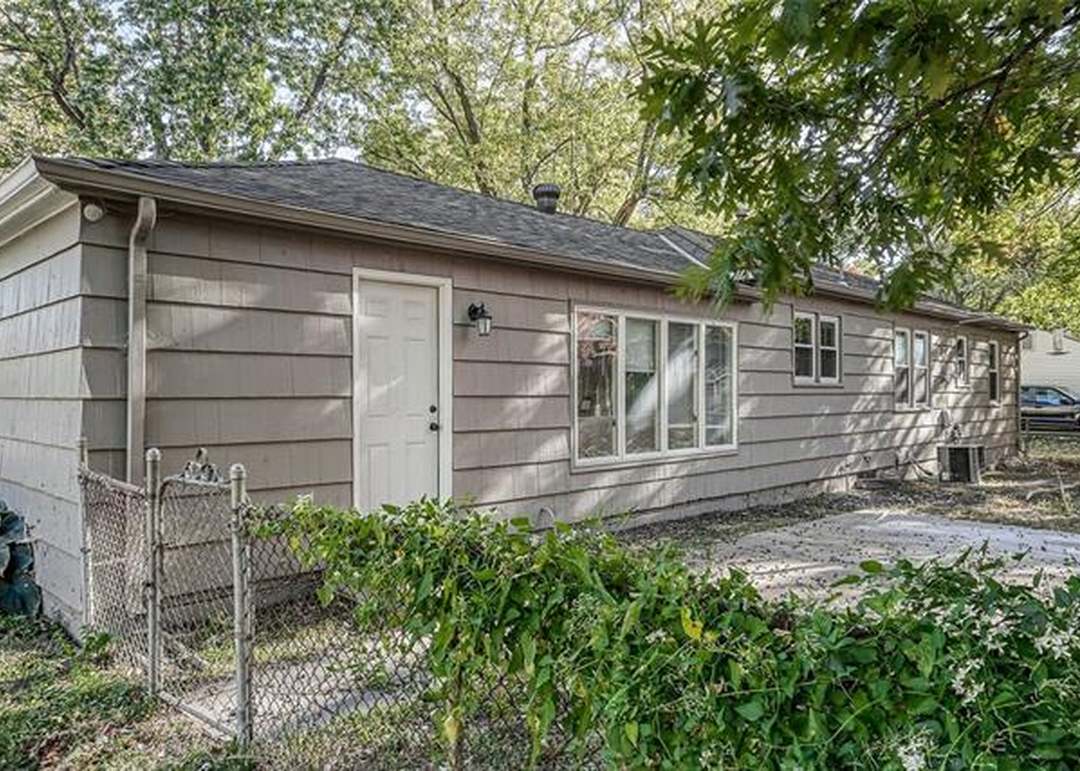 8824 Hemlock Drive — photo 31