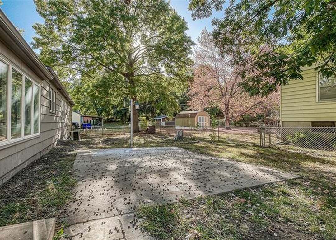 8824 Hemlock Drive — photo 32