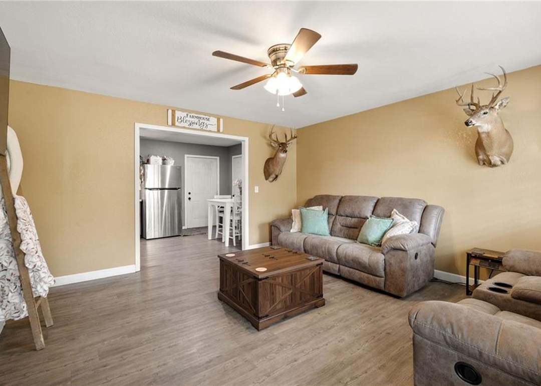 900 Oak Crest Drive — photo 13