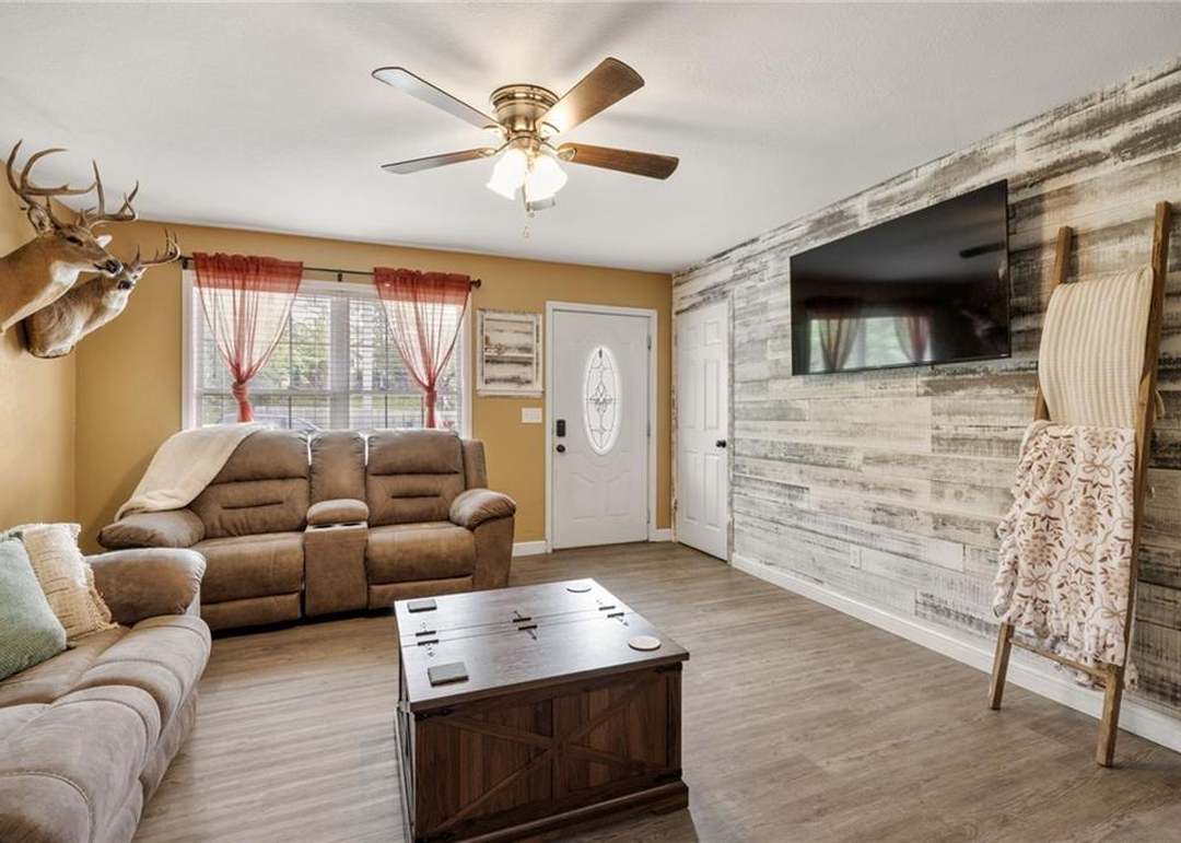 900 Oak Crest Drive — photo 15