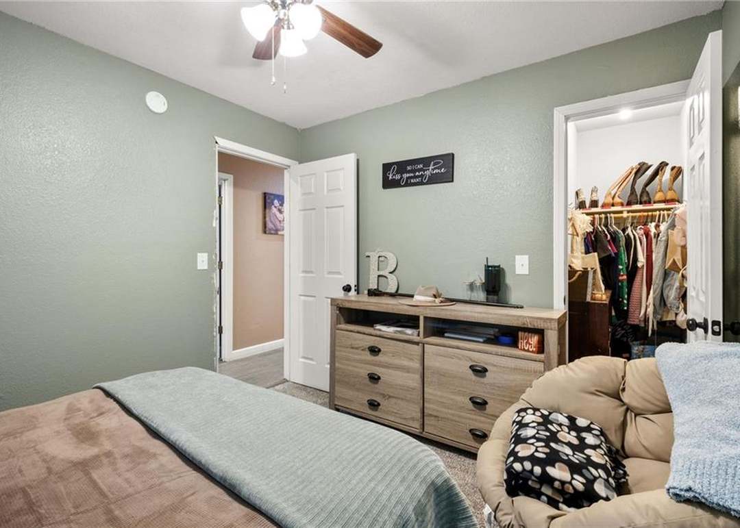 900 Oak Crest Drive — photo 23