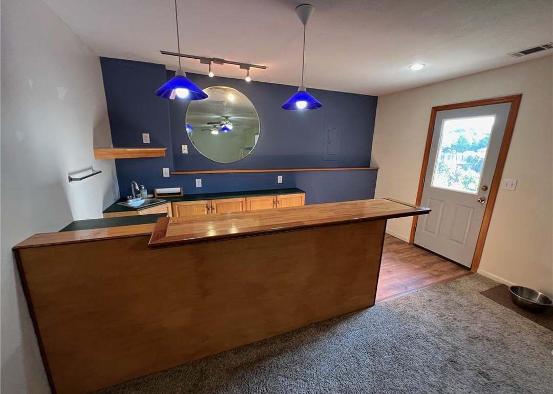 902 N Riverside Court — photo 5