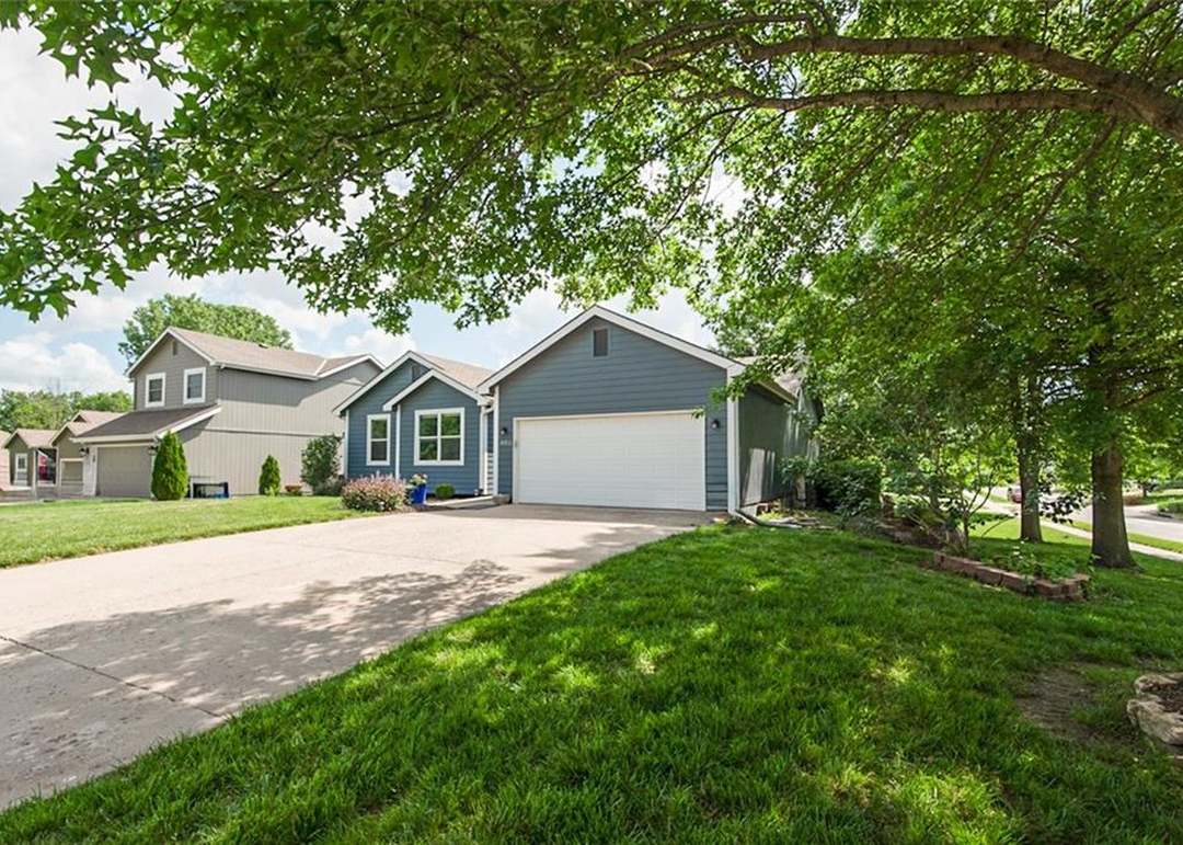 902 N Riverside Court — photo 28
