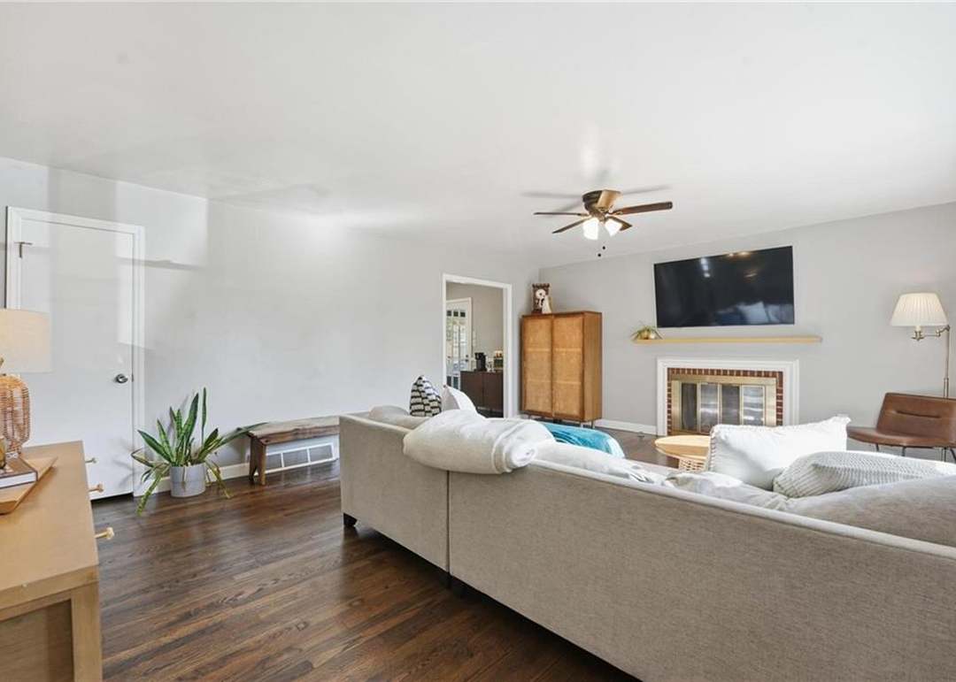 9031 Holly Street — photo 10