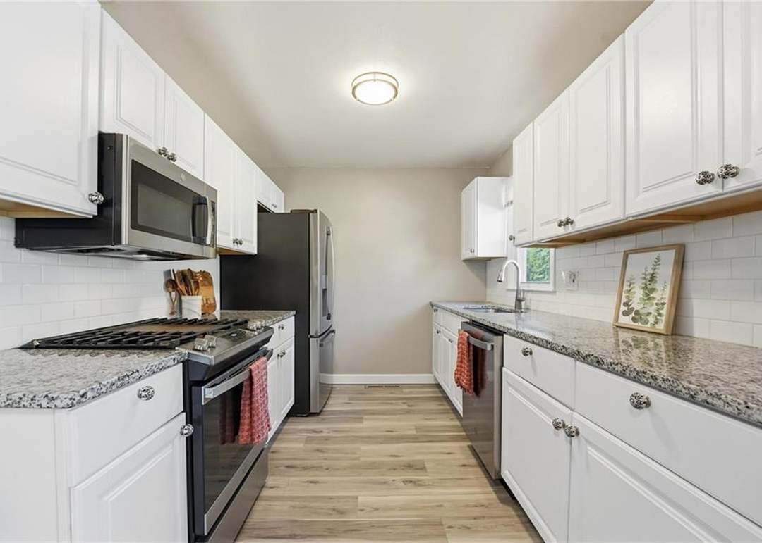 9031 Holly Street — photo 12
