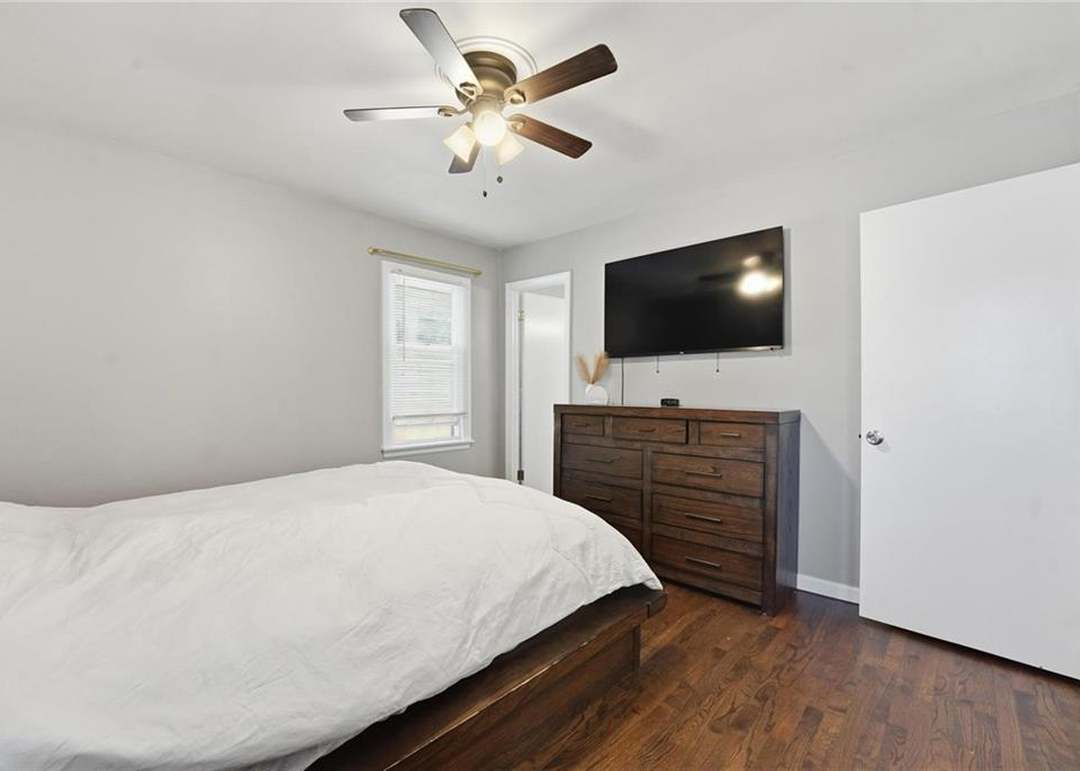9031 Holly Street — photo 17