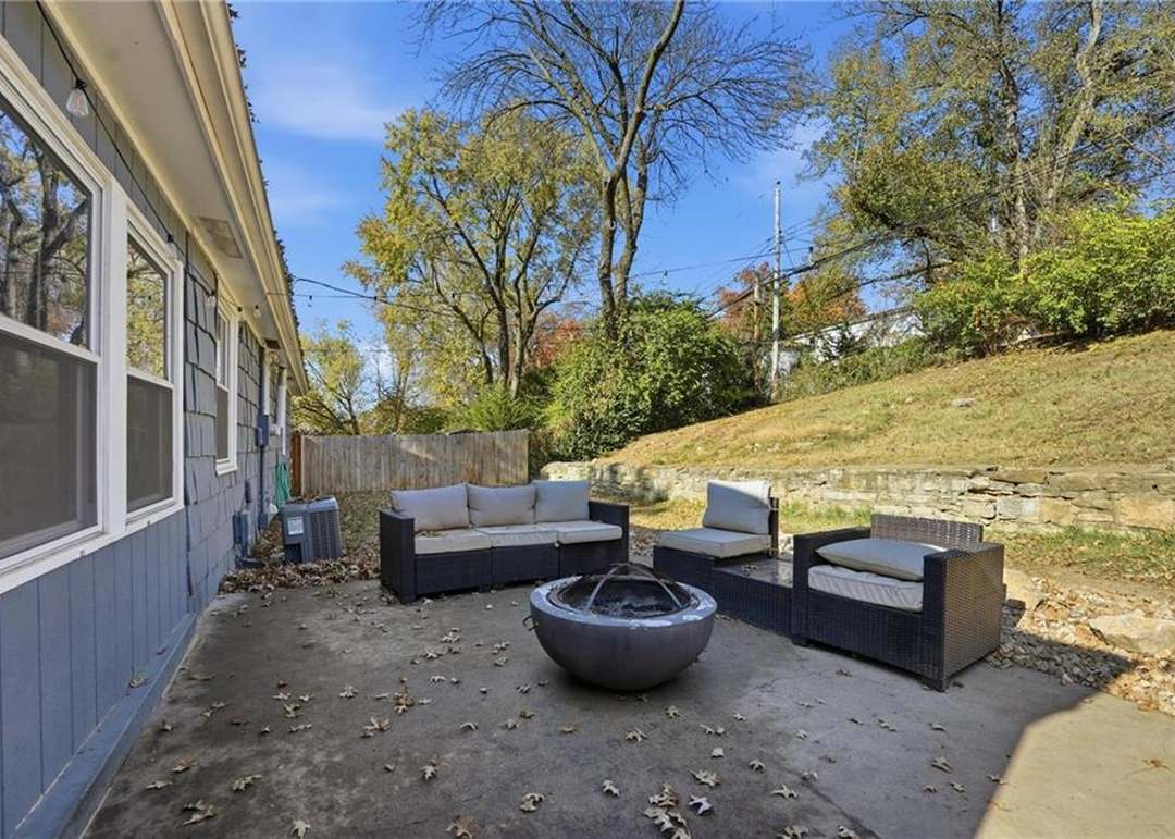 9031 Holly Street — photo 21