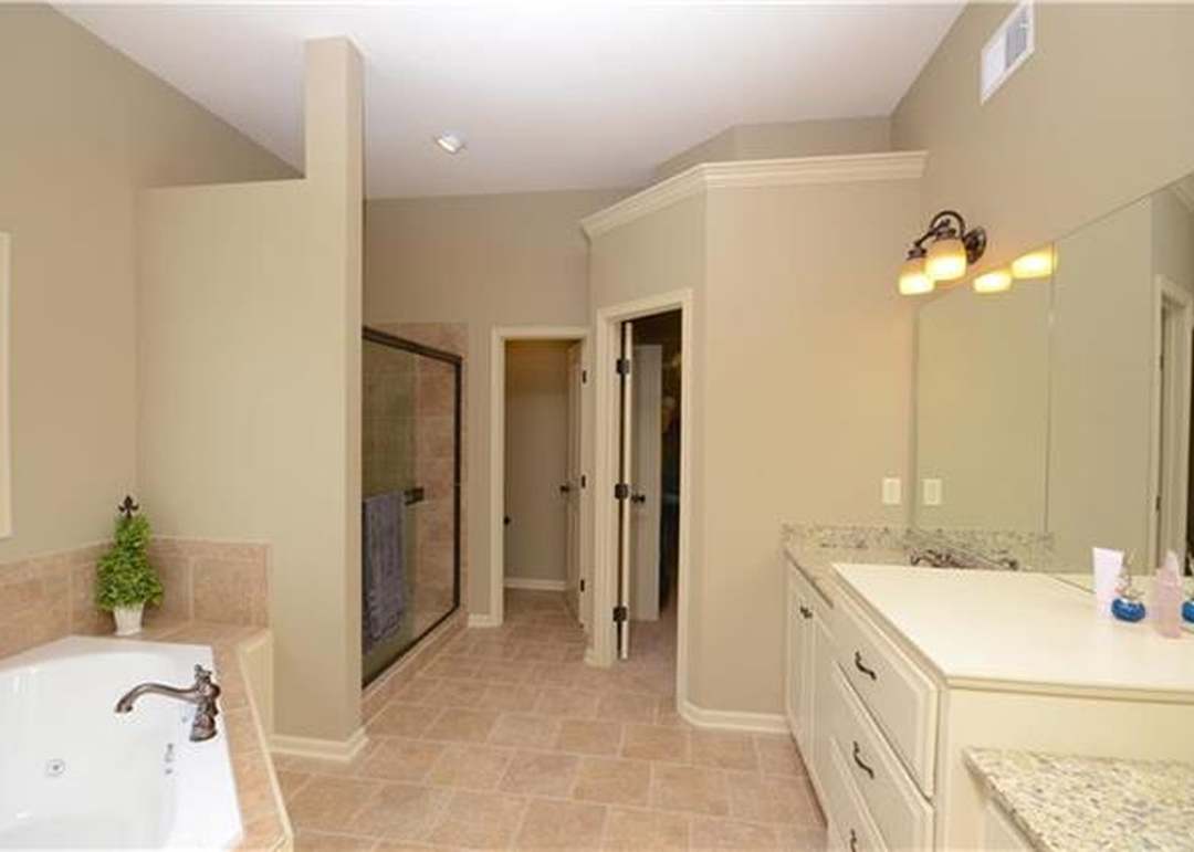 904 SW 36th Street — photo 9