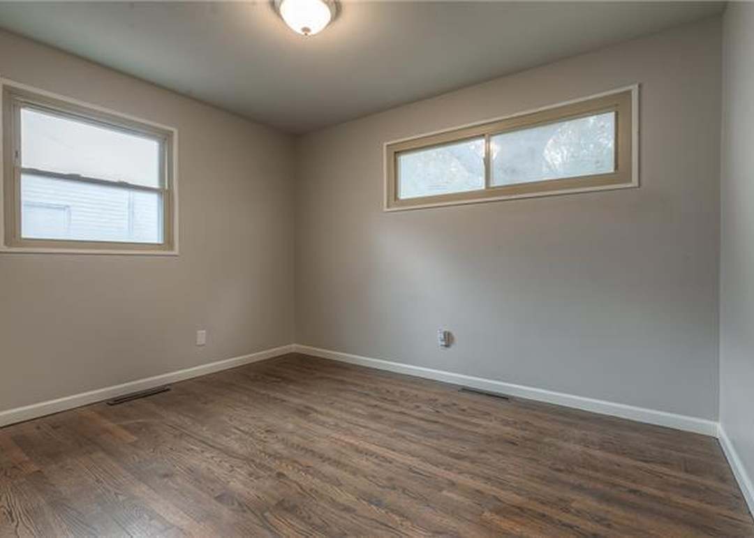 9042 Gillette Street — photo 2