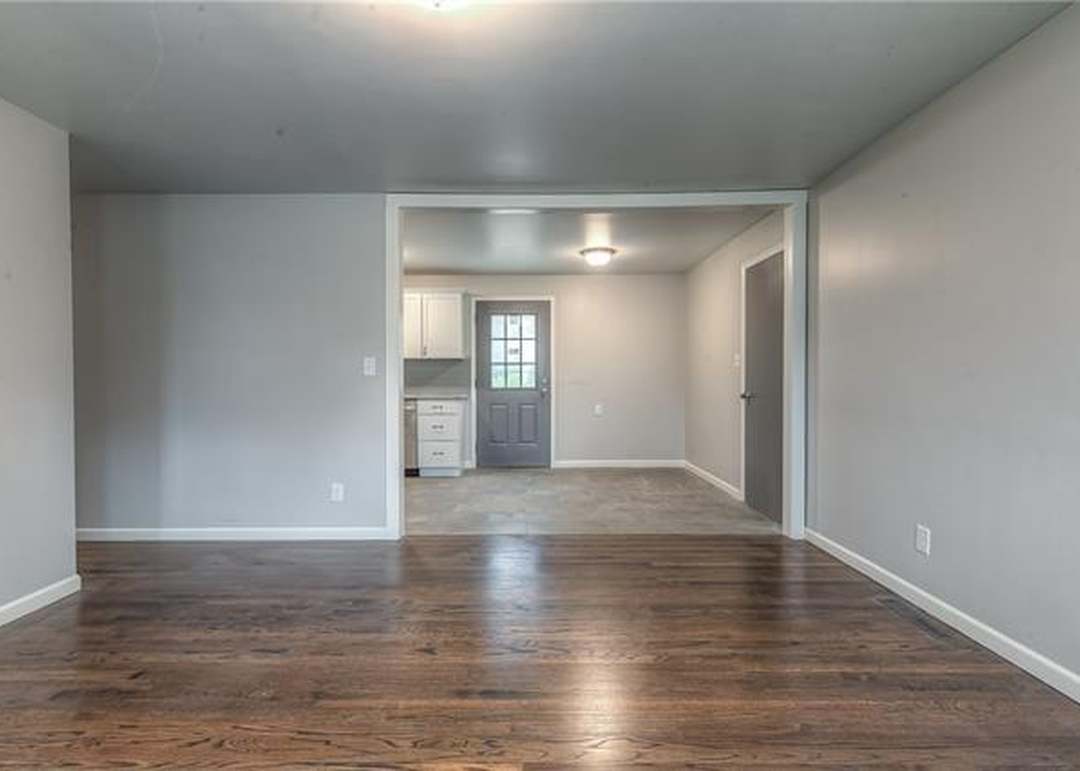 9042 Gillette Street — photo 3