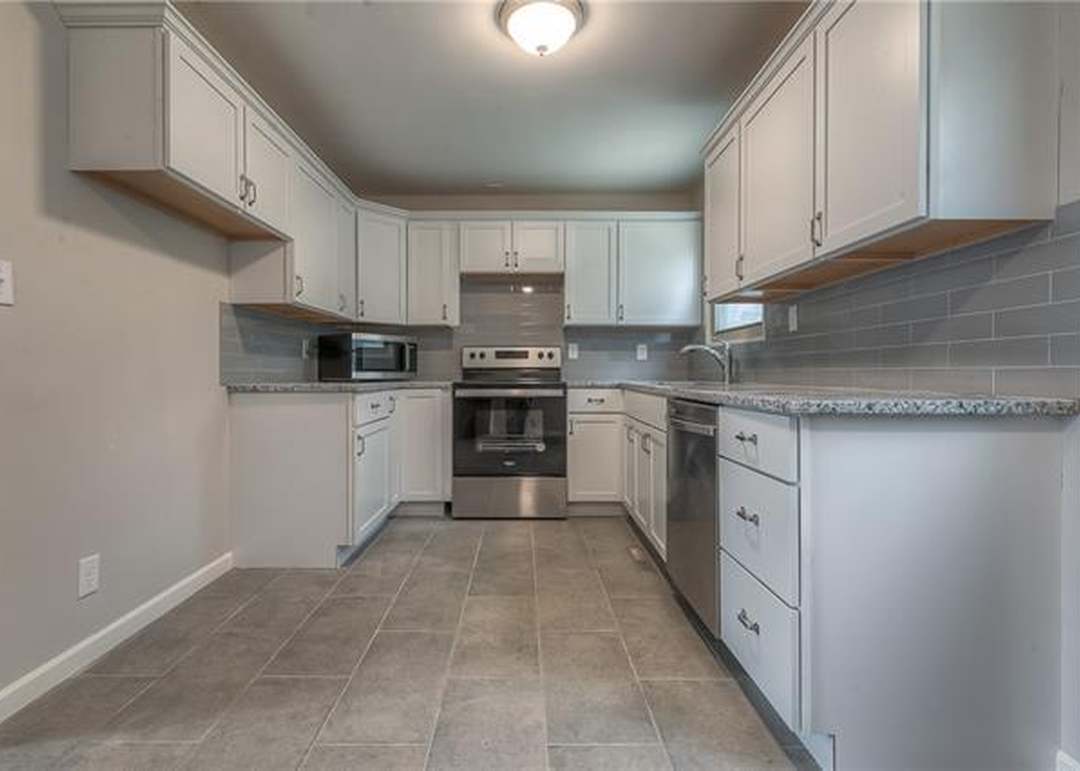 9042 Gillette Street — photo 4