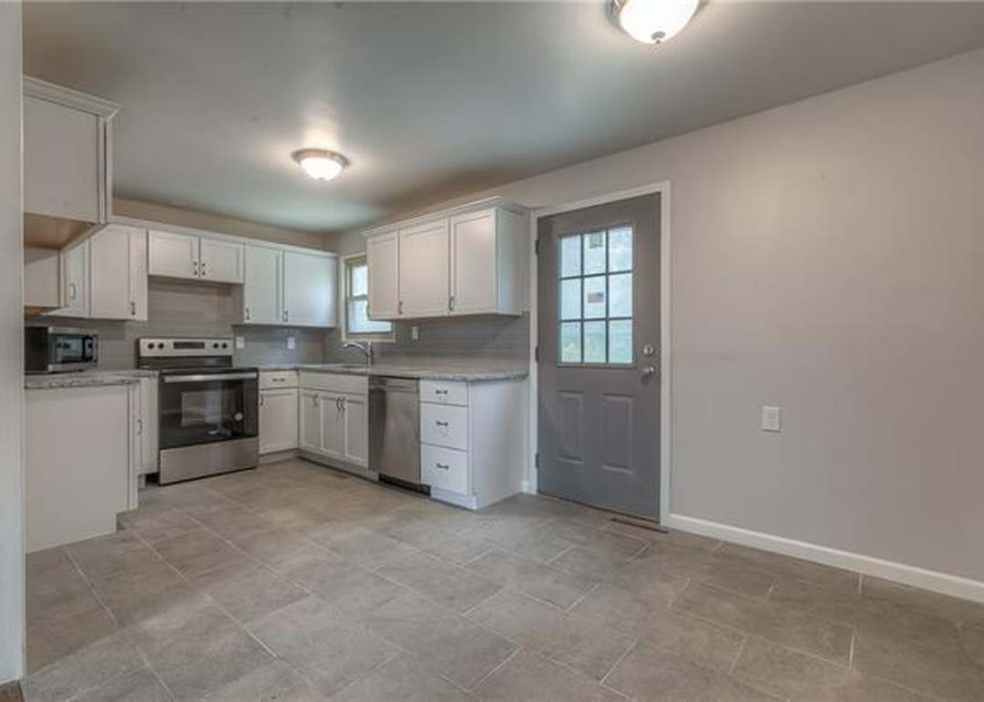 9042 Gillette Street — photo 16