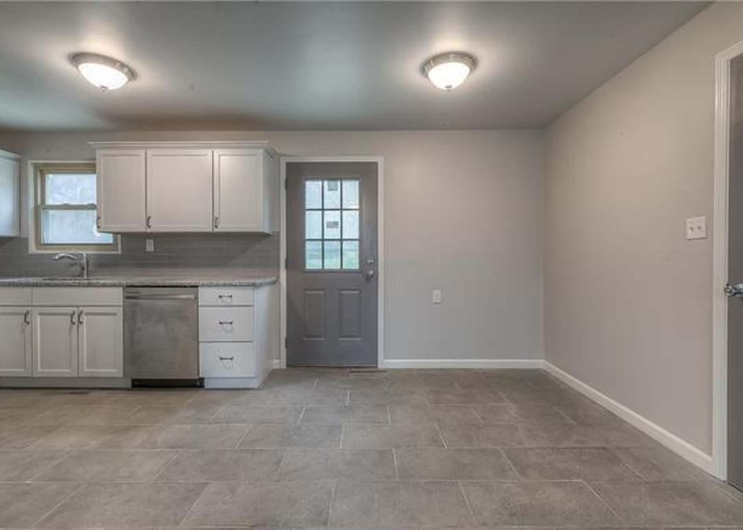 9042 Gillette Street — photo 17