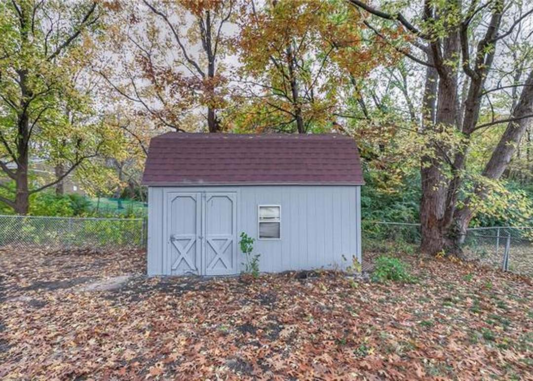 9042 Gillette Street — photo 27