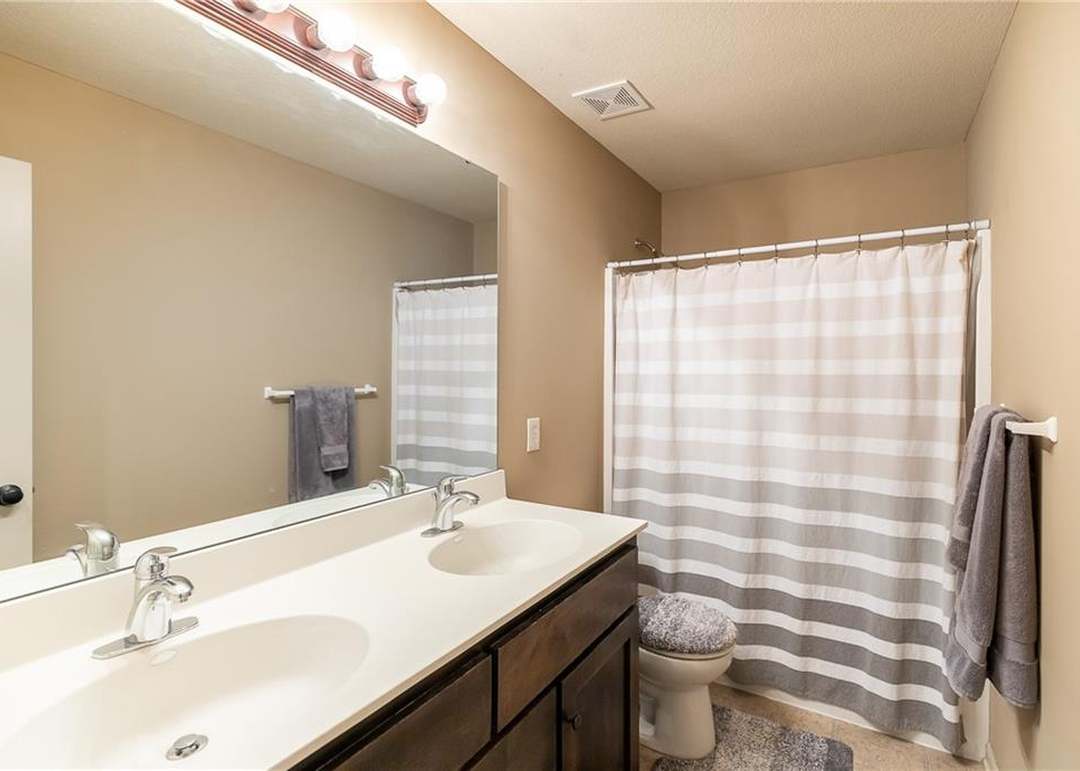 907 N Cottonwood Street — photo 23