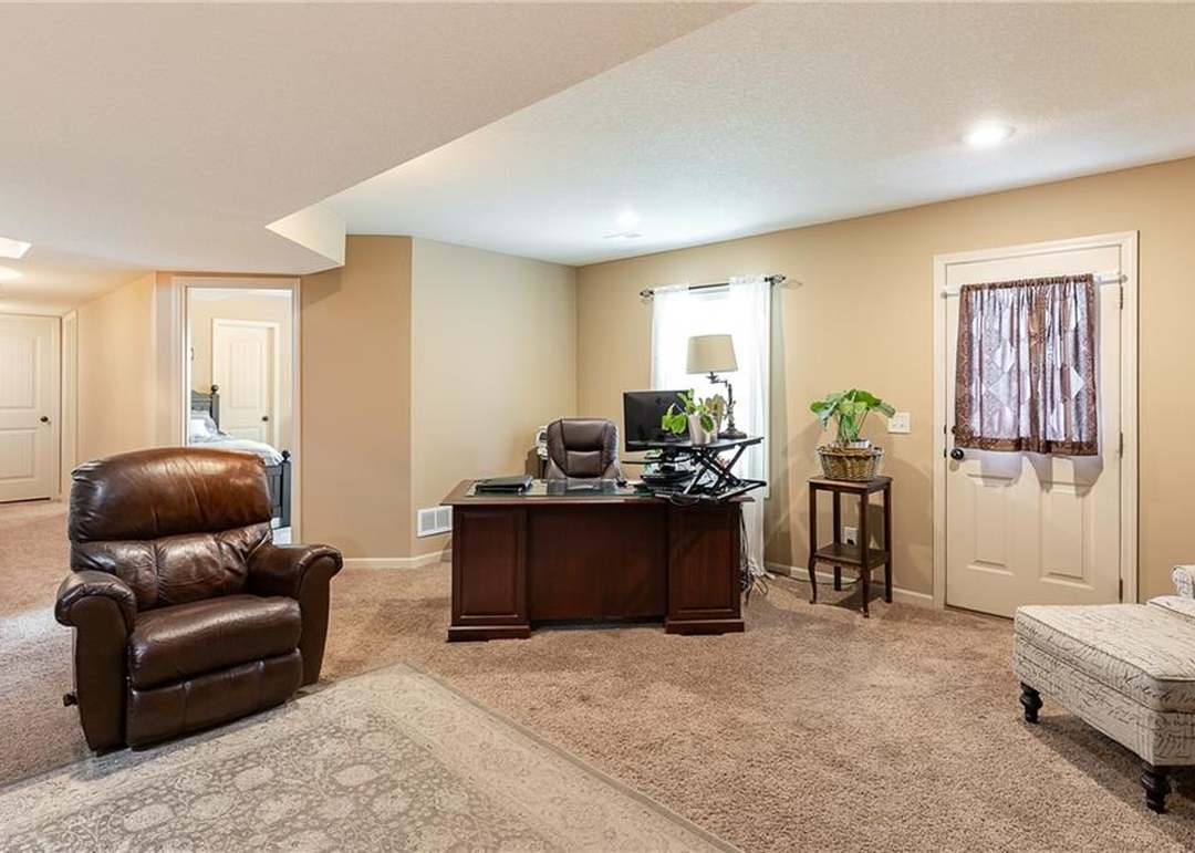907 N Cottonwood Street — photo 27