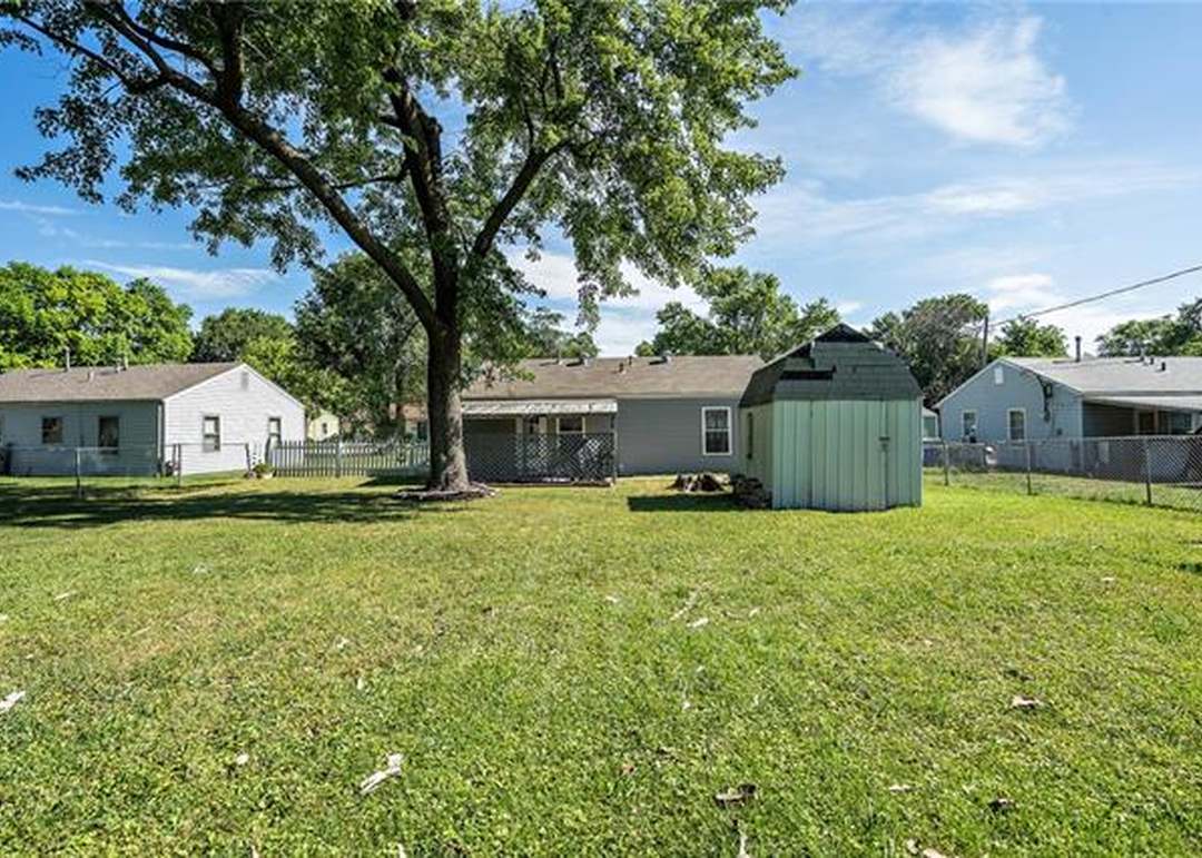 907 S Edgemere Drive — photo 3