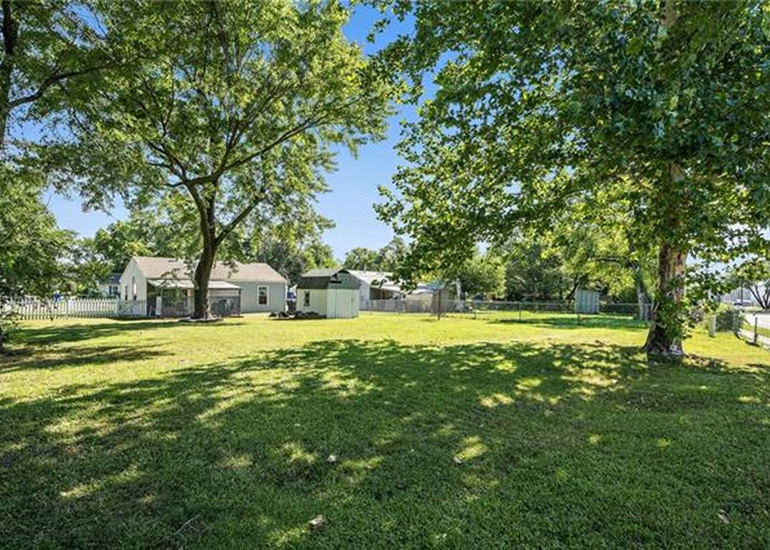 907 S Edgemere Drive — photo 27