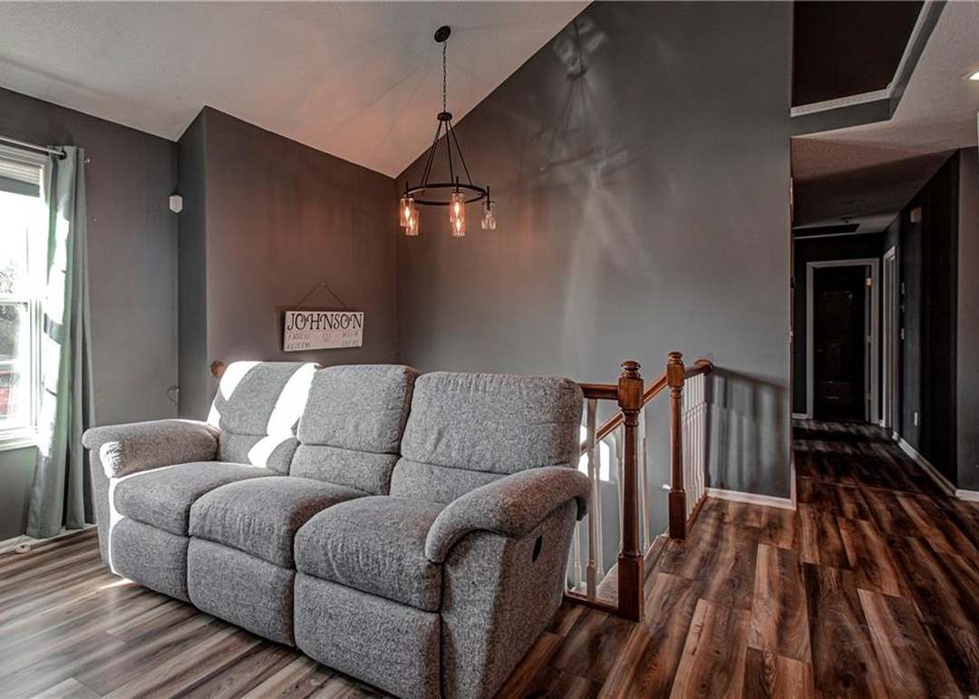 912 Glengera Street — photo 13