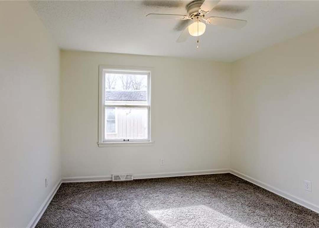9120 Charlotte Street — photo 5
