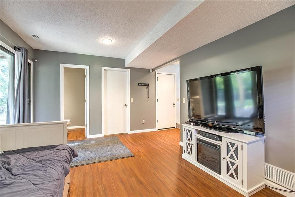 9121 Alden Street — photo 21