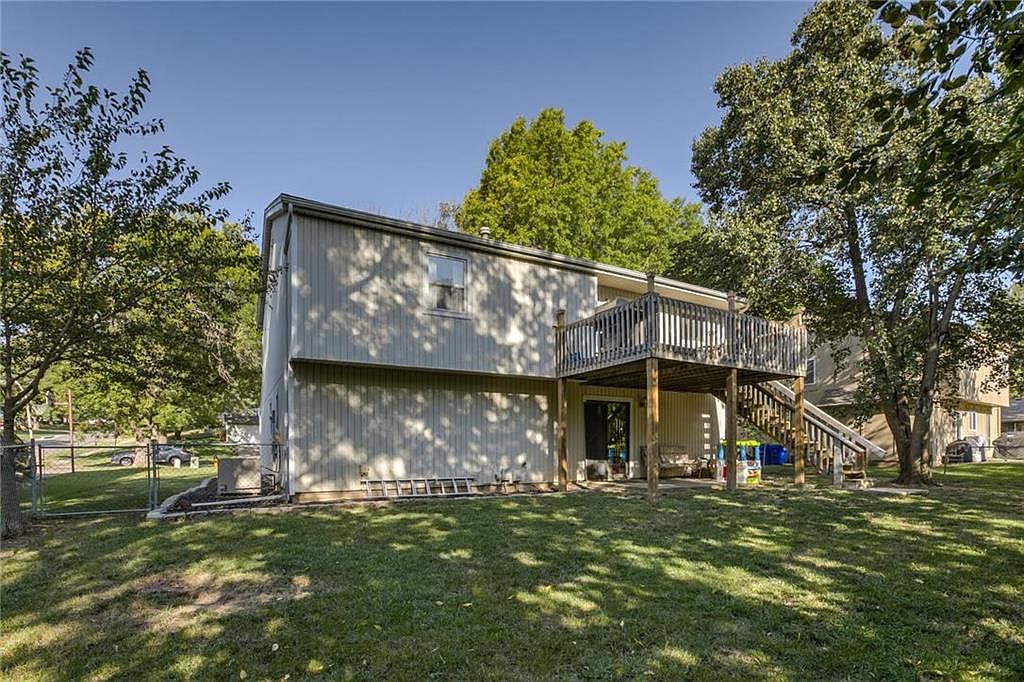 9121 Alden Street — photo 22