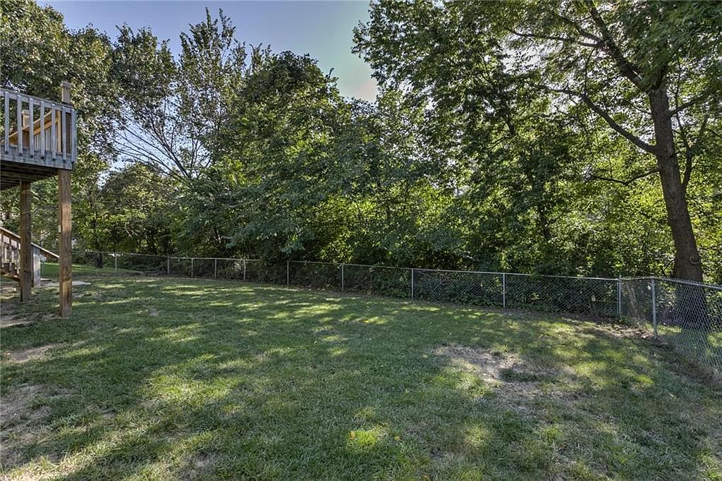 9121 Alden Street — photo 25