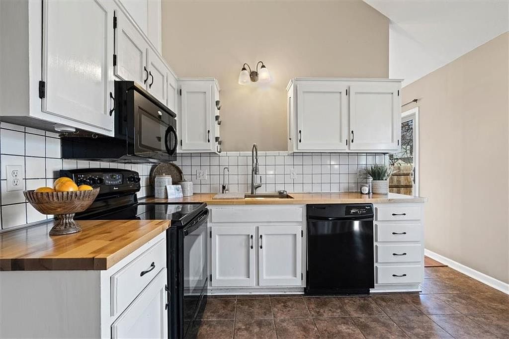 9121 Constance Street — photo 8