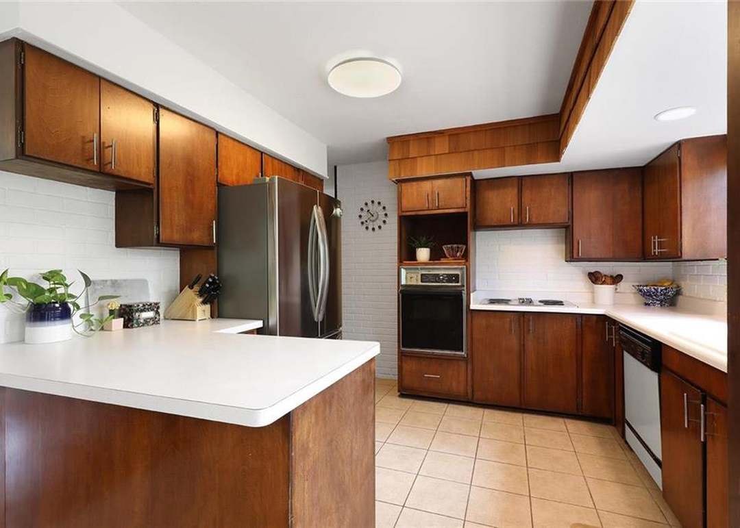 9138 Western Hills Drive — photo 11