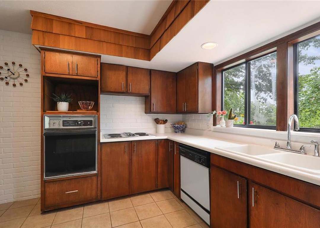 9138 Western Hills Drive — photo 12