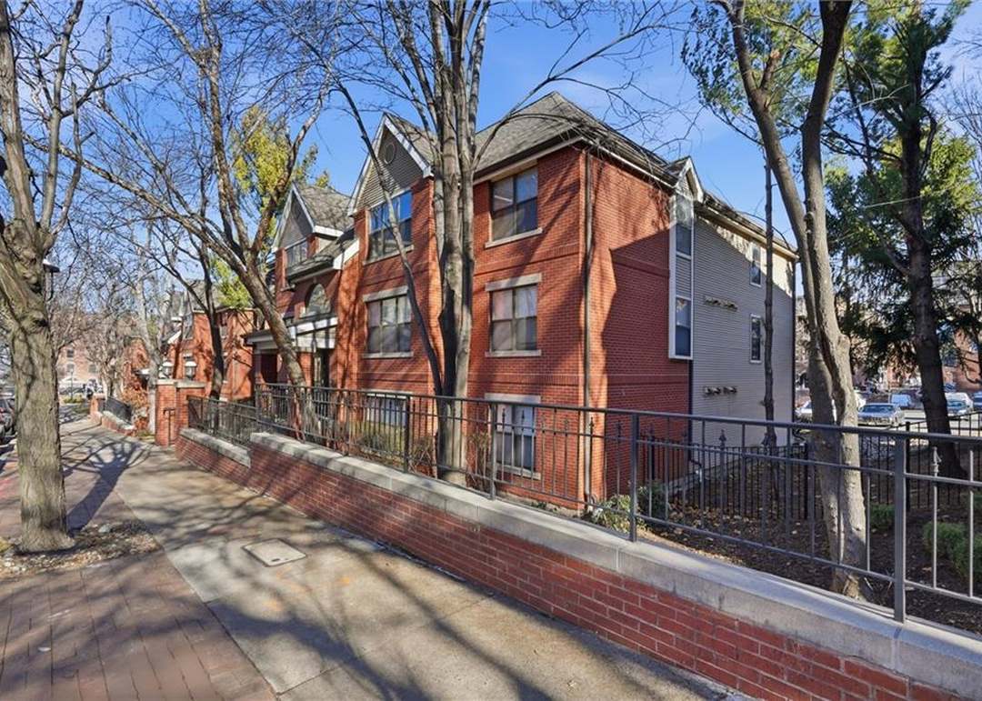 915 Washington Street — photo 2