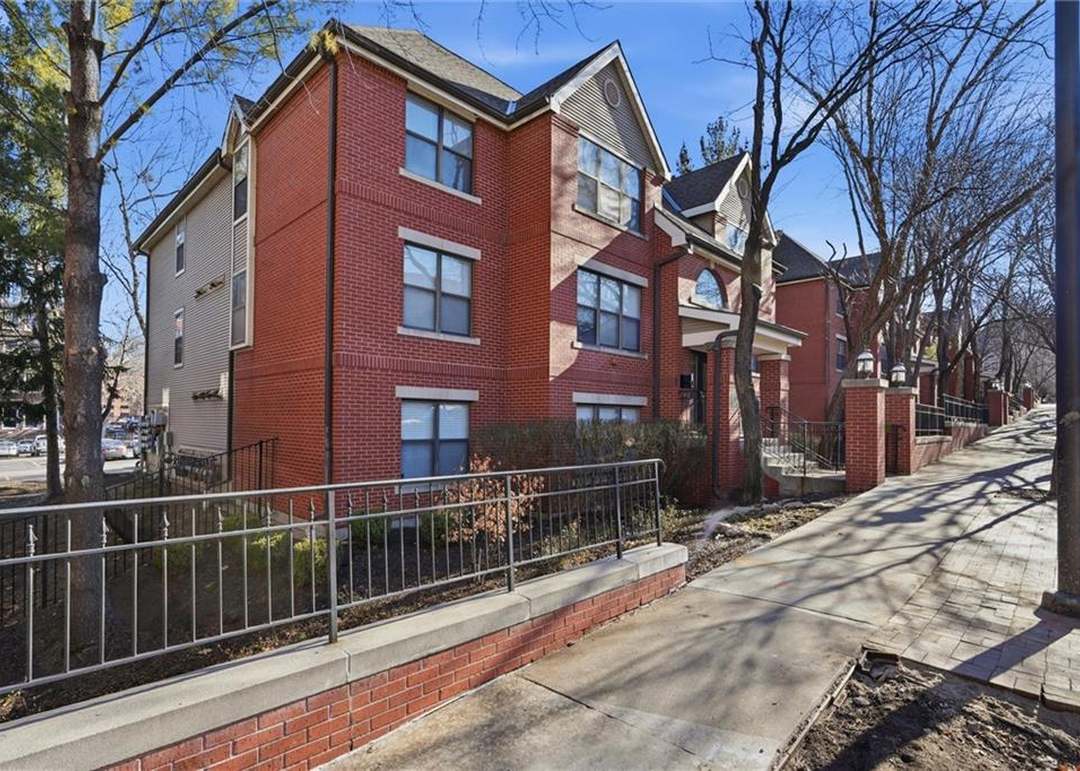 915 Washington Street — photo 3