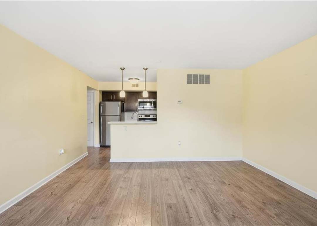 915 Washington Street — photo 7