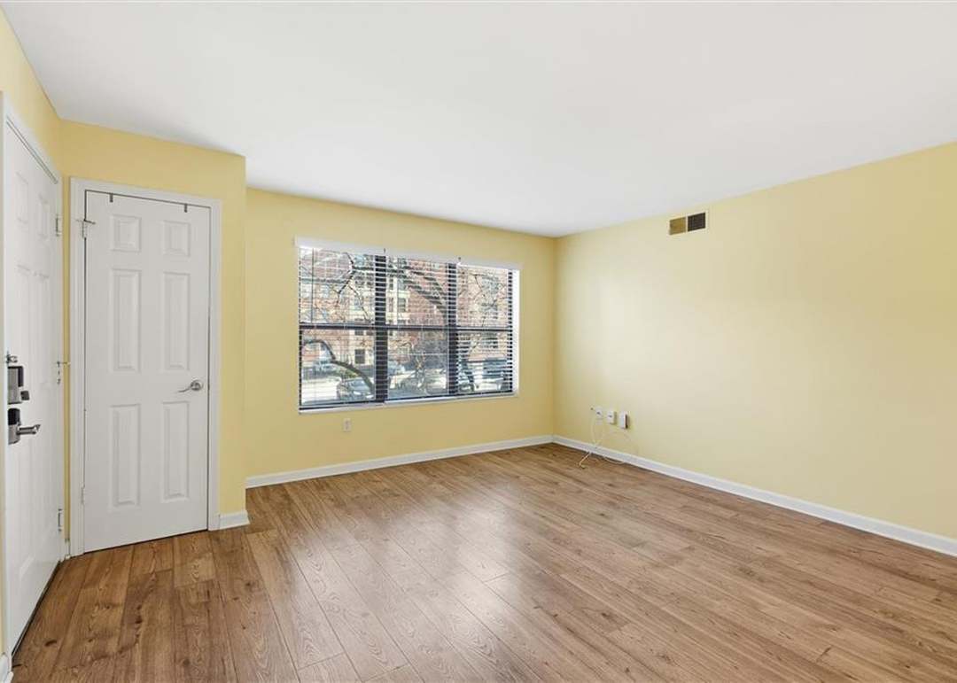 915 Washington Street — photo 9
