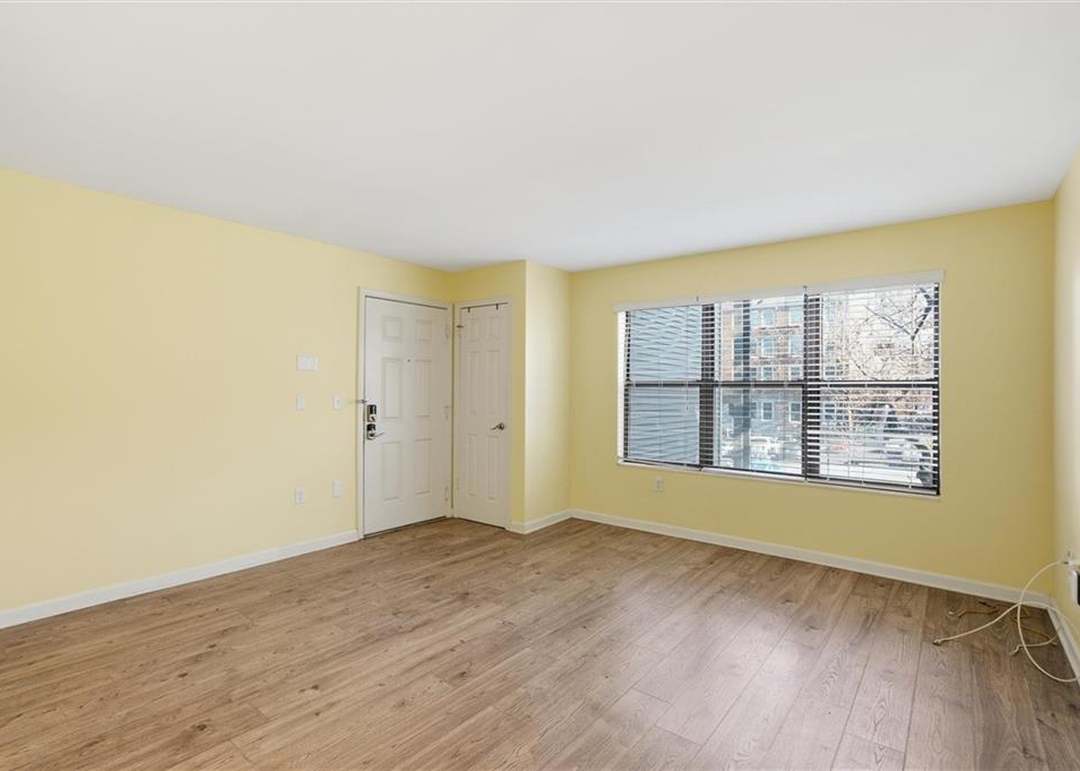 915 Washington Street — photo 10