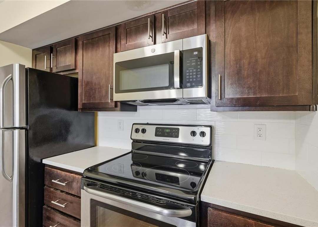 915 Washington Street — photo 13