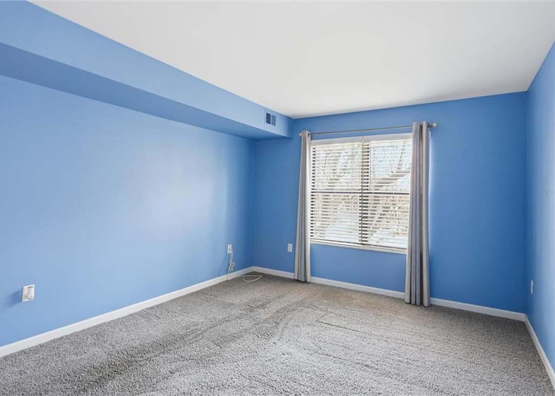 915 Washington Street — photo 17