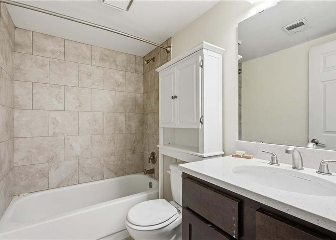 915 Washington Street — photo 20