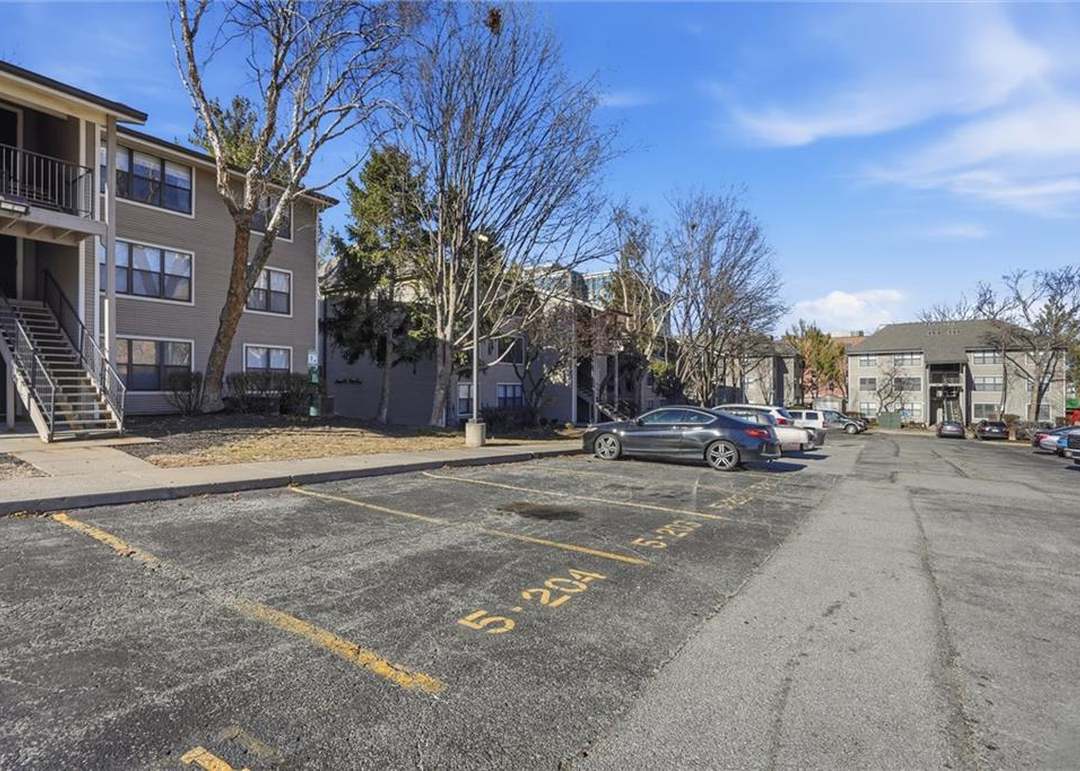 915 Washington Street — photo 22