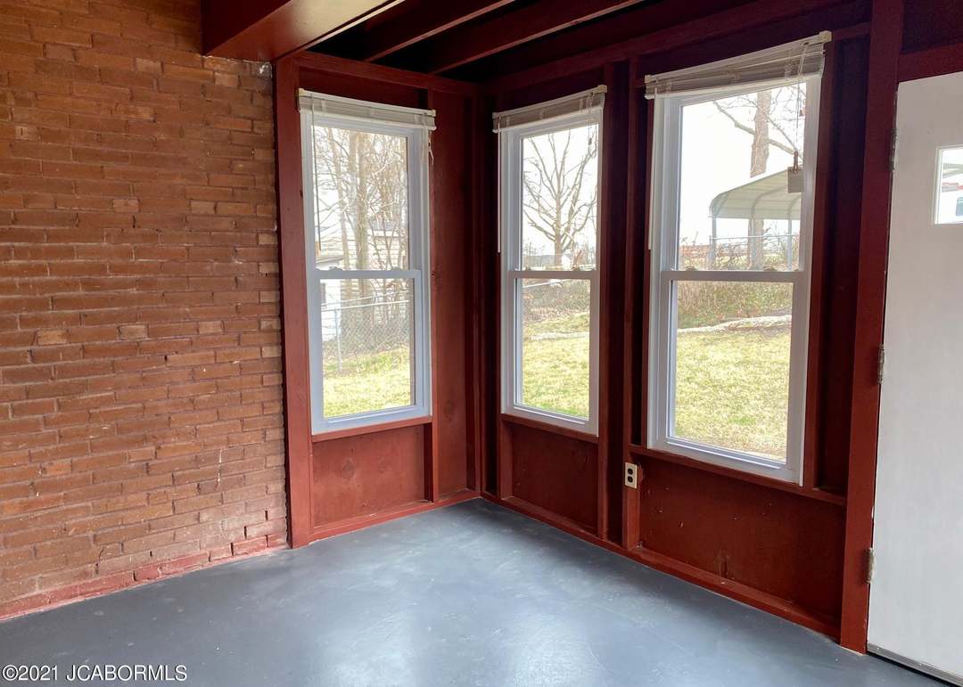 915 Washington Street — photo 7