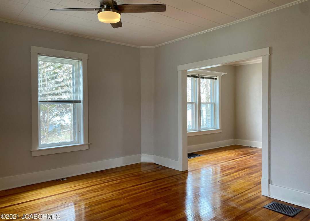 915 Washington Street — photo 11