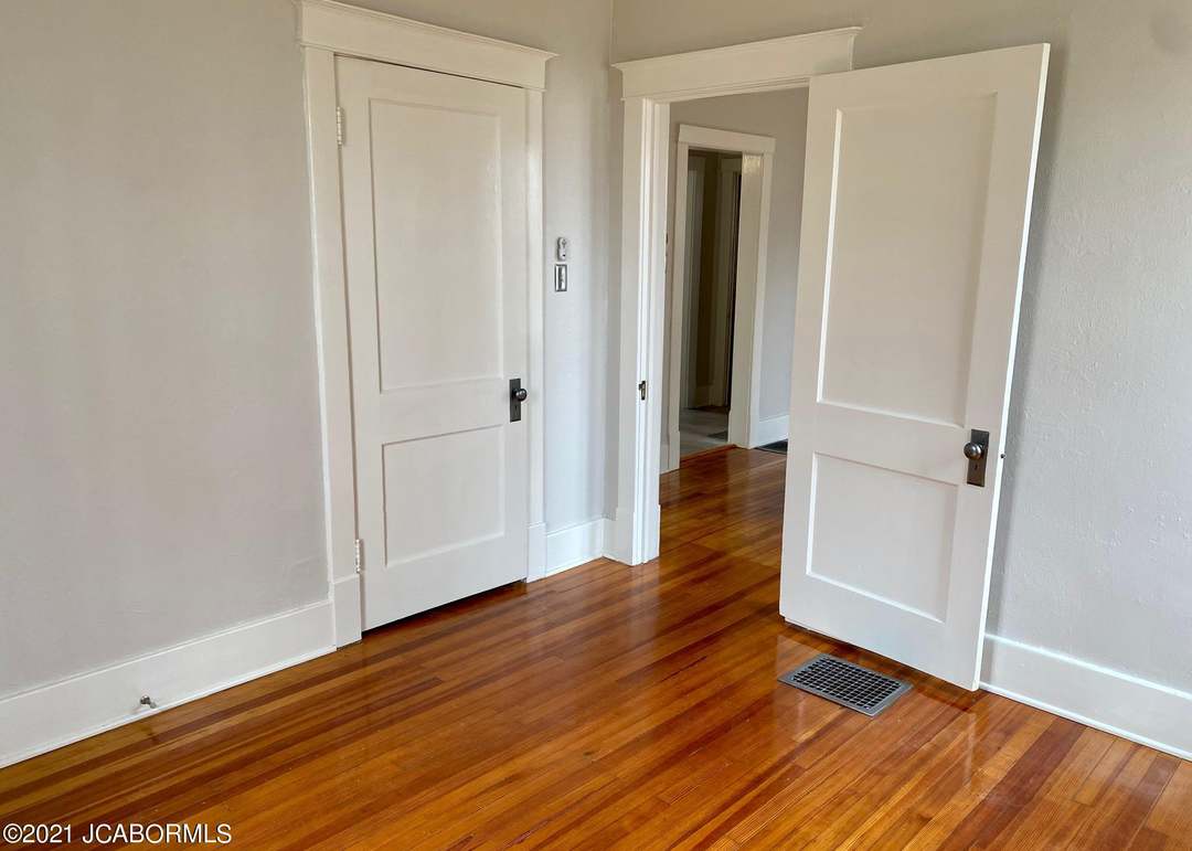 915 Washington Street — photo 15