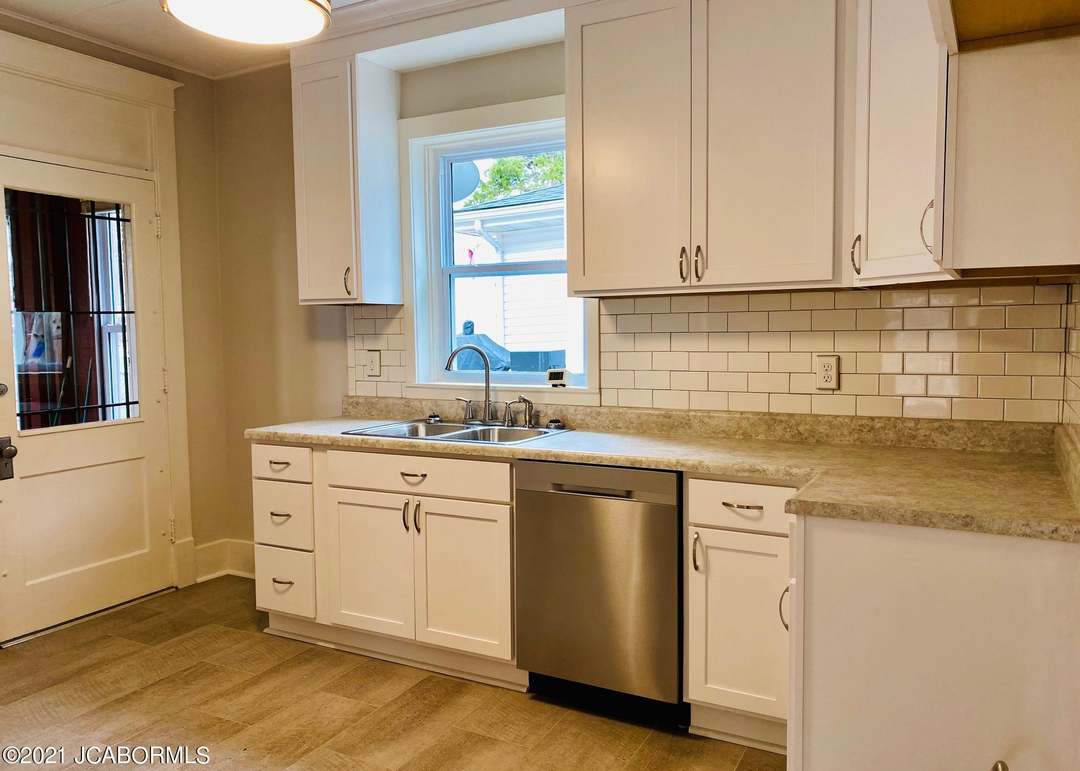 915 Washington Street — photo 17