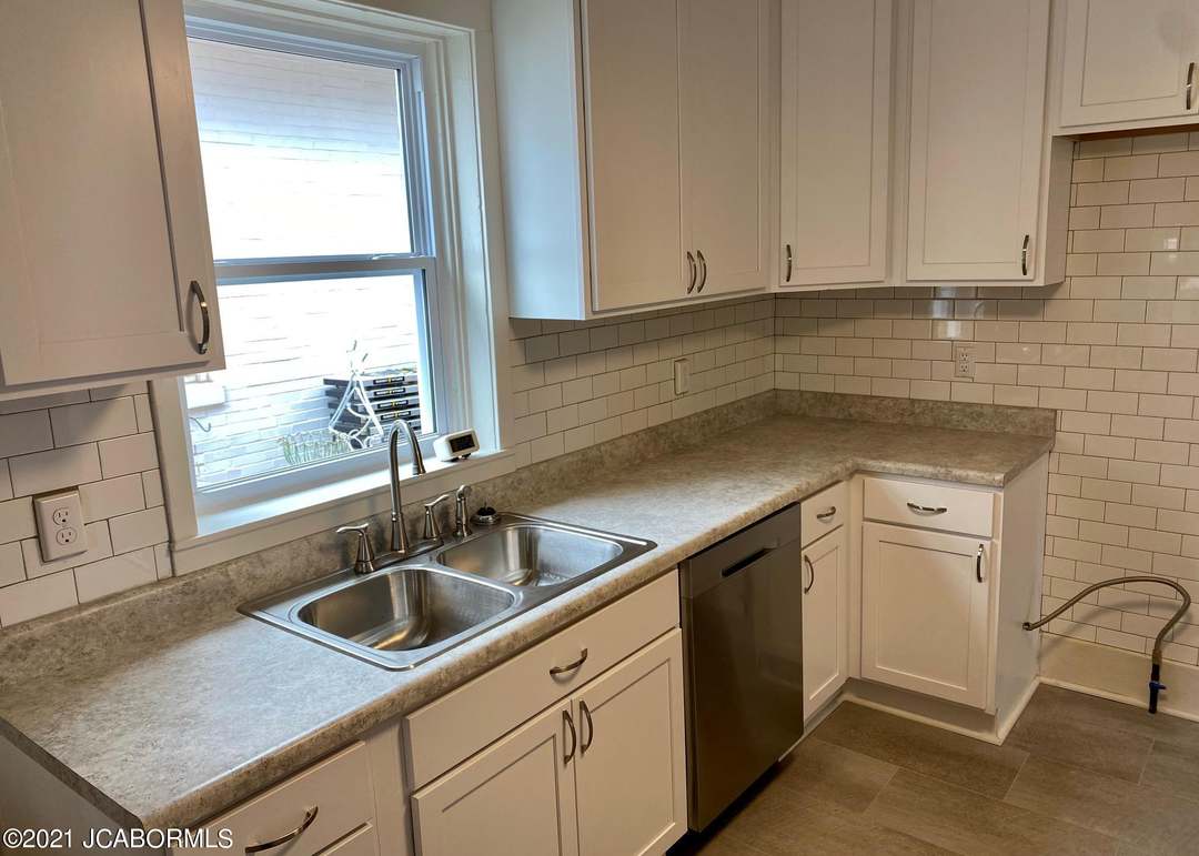 915 Washington Street — photo 18