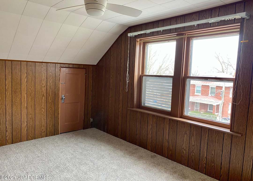 915 Washington Street — photo 28