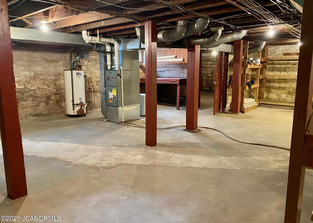 915 Washington Street — photo 30