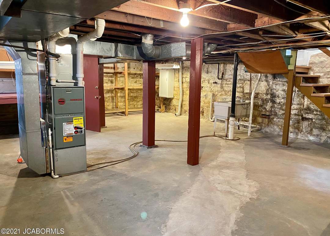 915 Washington Street — photo 31