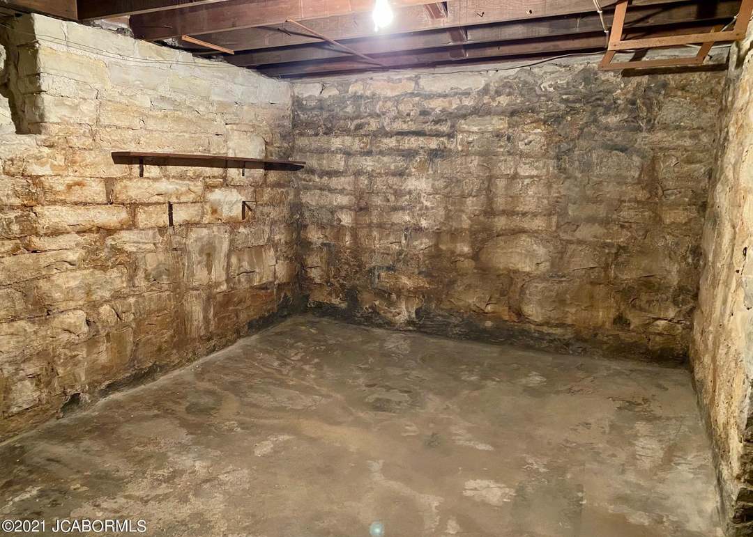 915 Washington Street — photo 32