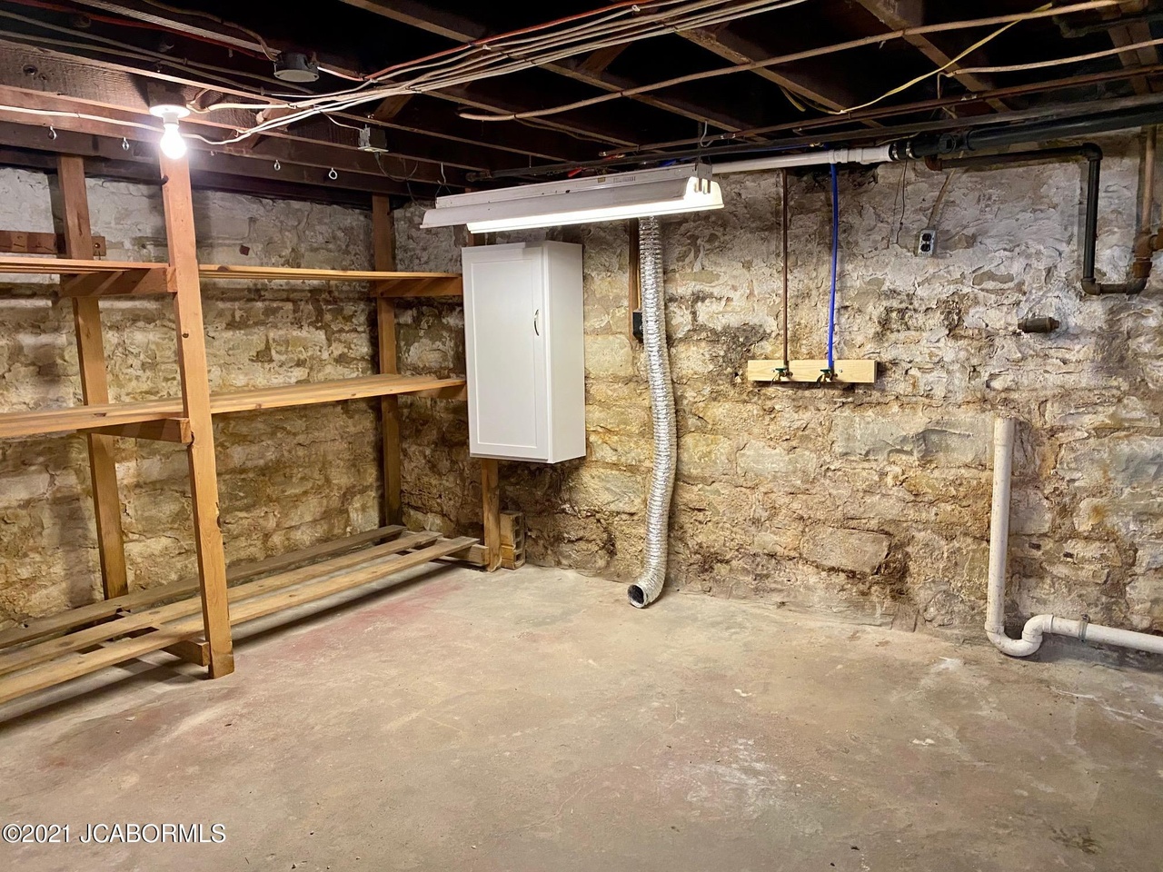 915 Washington Street — photo 33